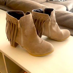 Goodnight Macaroon Tan Booties